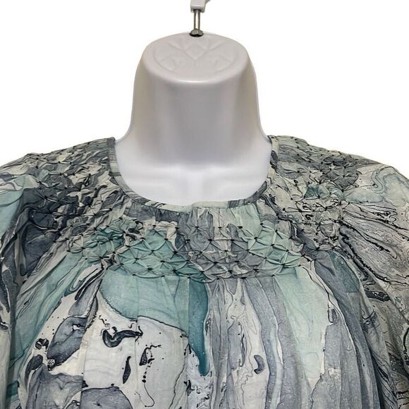 St Roche Honeycomb Top Blue Watercolor Smocked Keyhole Cotton Size Small NWT - Picture 3 of 15
